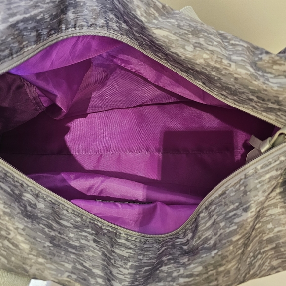 Rare Earth grey with pink interior nylon duffle bag - Picture 8 of 13